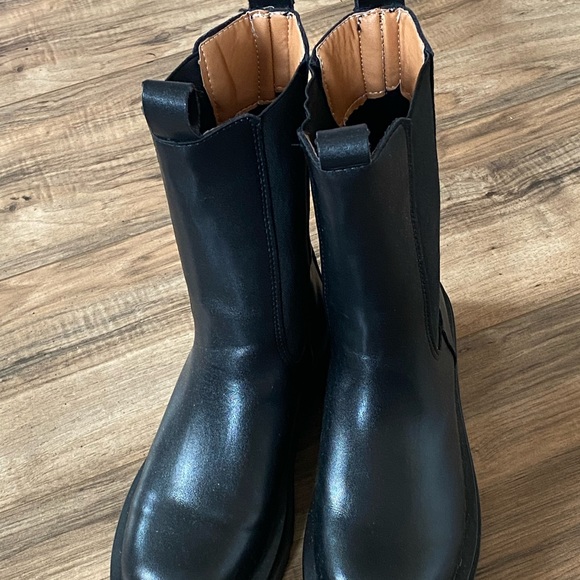 Trendy chunky leather boots - Picture 2 of 6